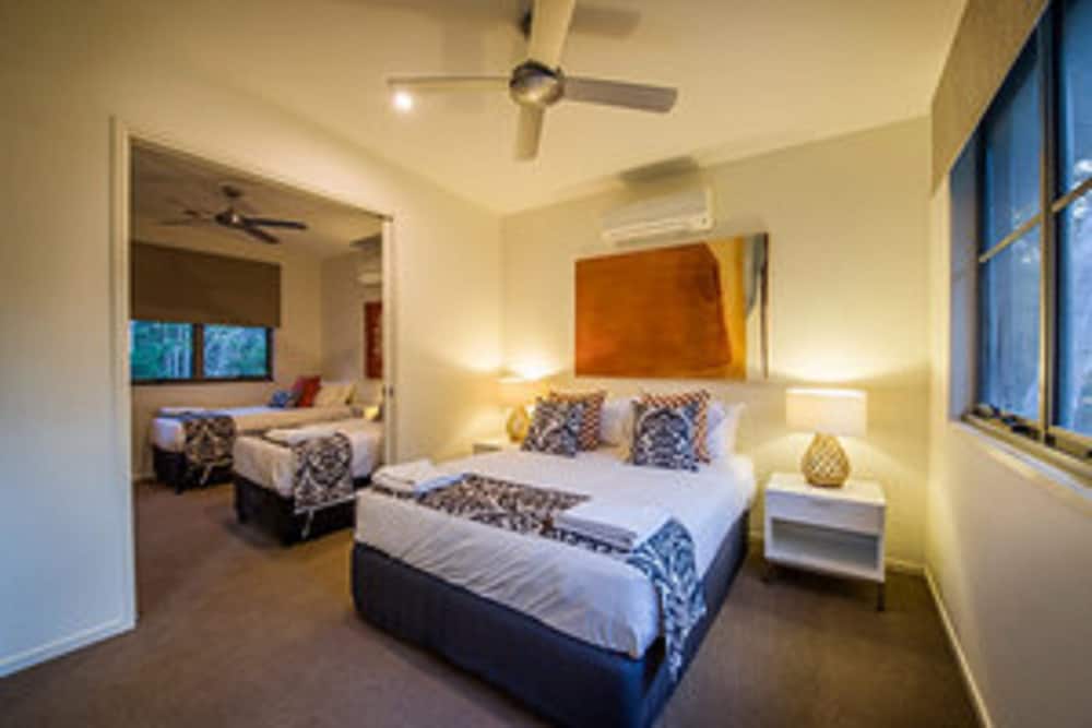 Beach Road Holiday Homes 14/76