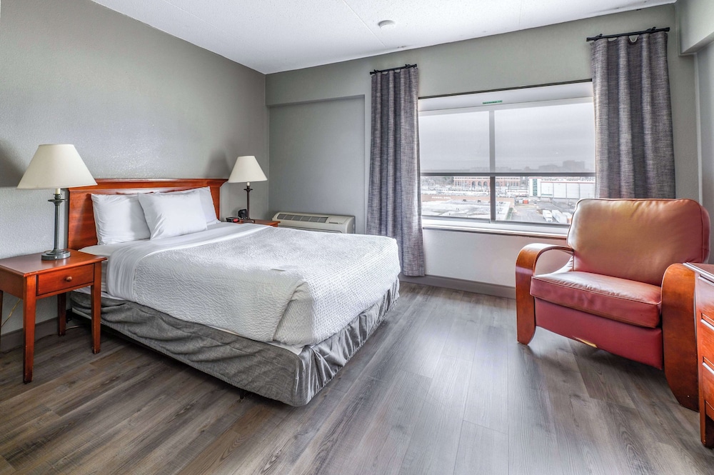 Room, Queen Bed, Partial View