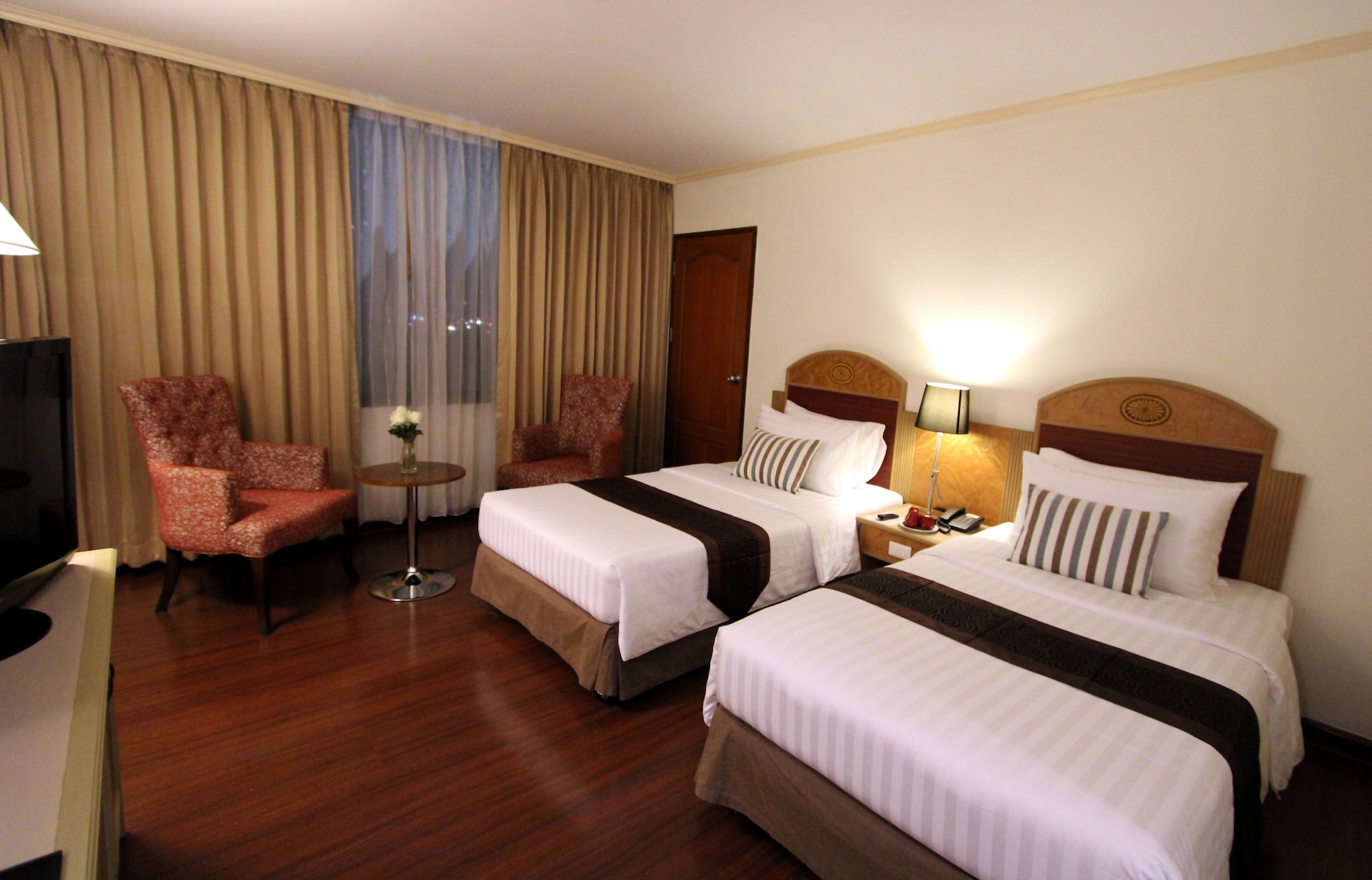 SUPERIOR ROOM
