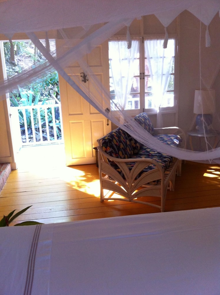 Galley Bay Cottages 21/50