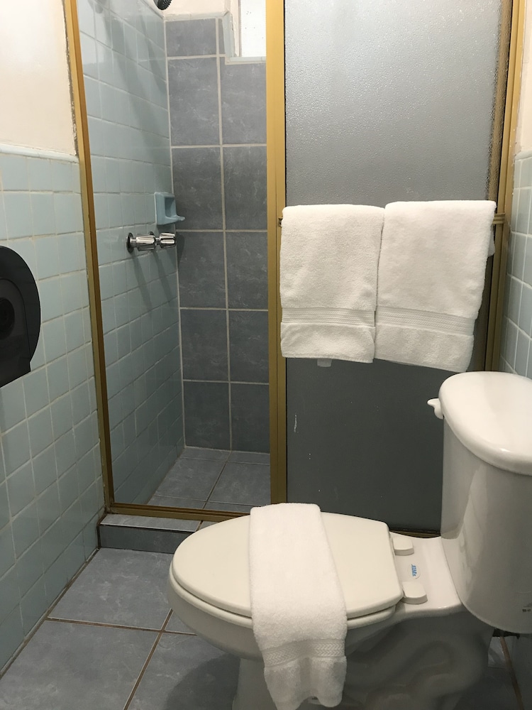 Hotel Guillen Jr 31/33