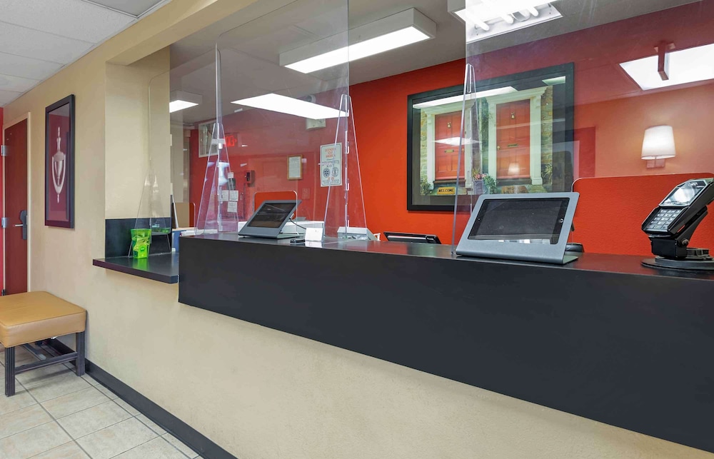 Lobby at Studio 6 Corporate Extended Stay Rochester Henrietta NY, ROCHESTER - NY