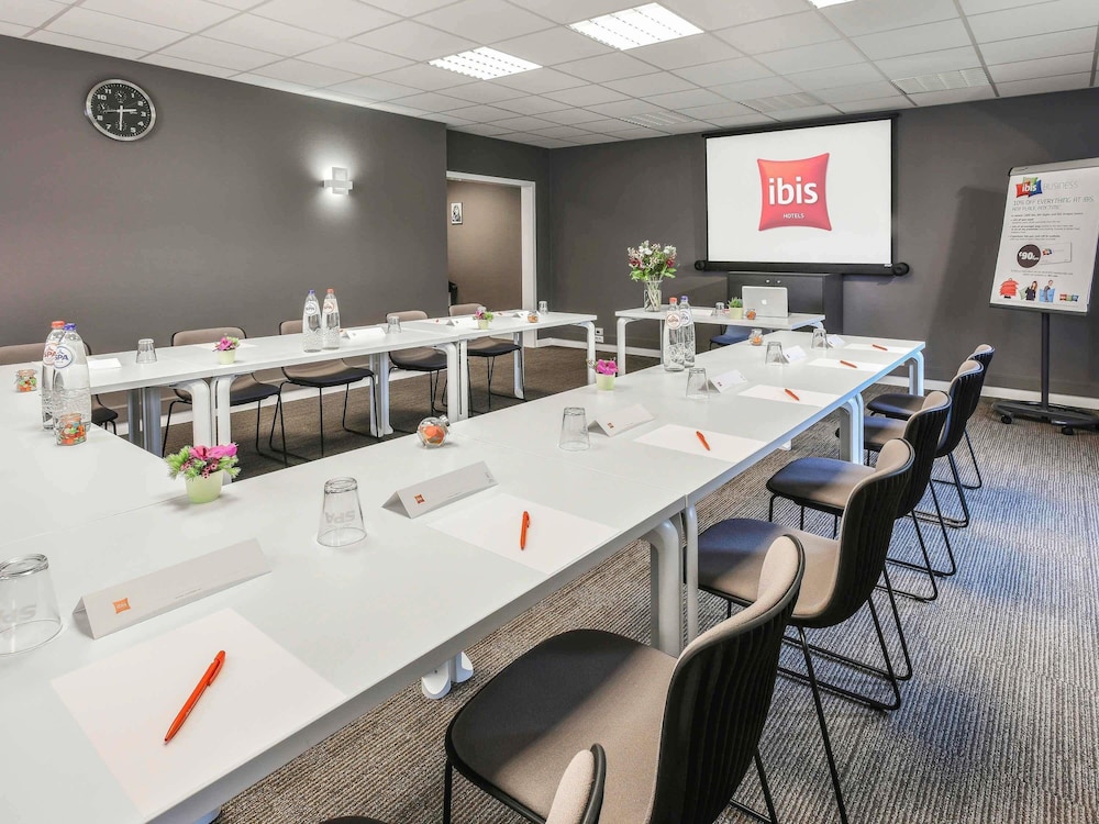 Ibis Charleroi Airport Brussels South 64/74