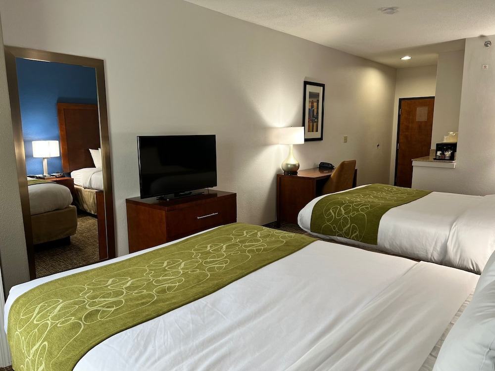 SUITE, 2 QUEEN BEDS, SOFA