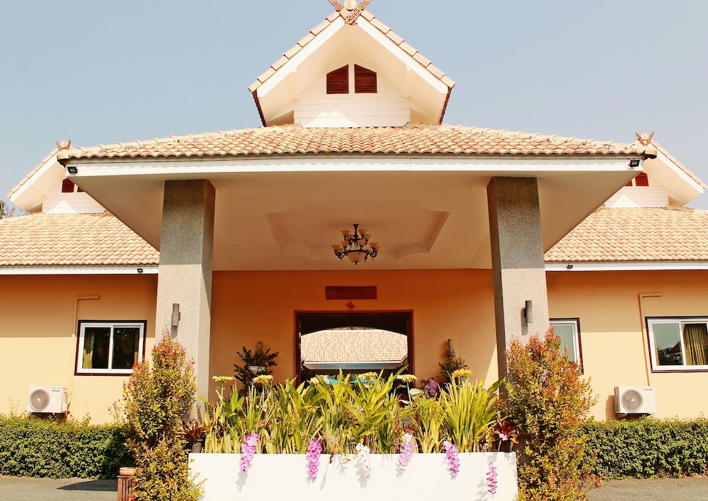 Nok Resort & Hotel 2/50