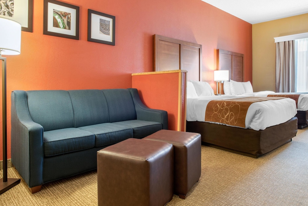 Comfort Suites Louisville Airport 12/35