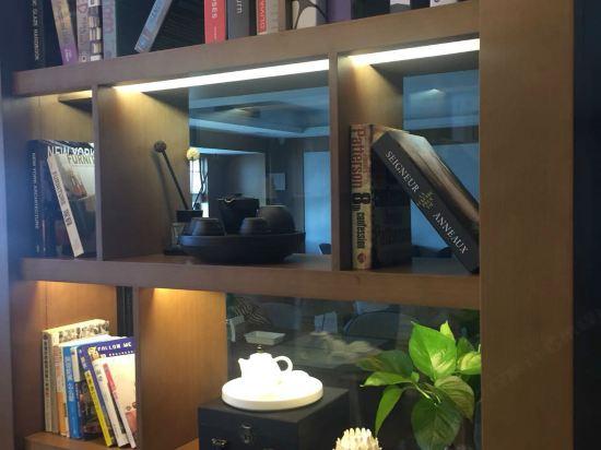 Kresting Hotel (Chongqing Headquarters City) 8/35