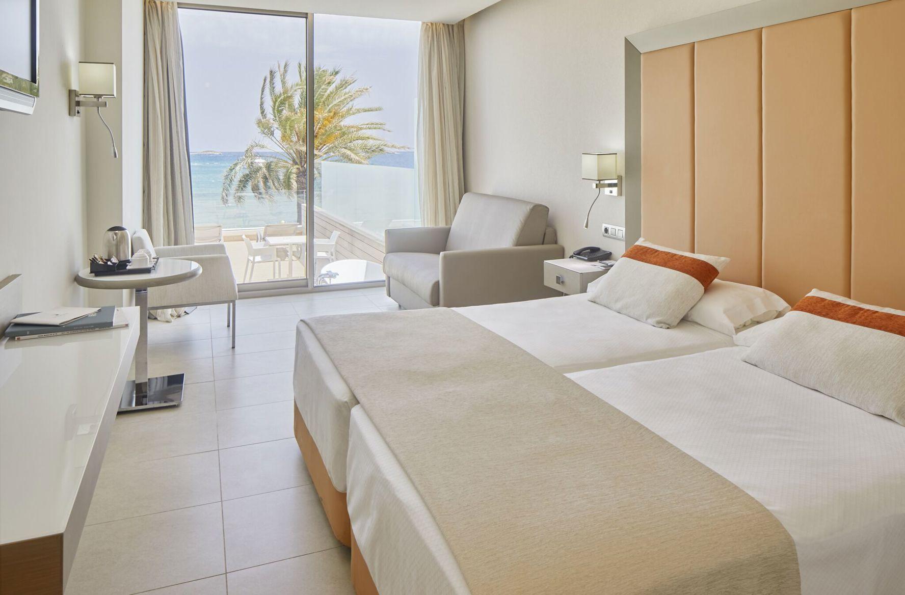 Premium, Double Bed, Ocean Front, Jetted Tub