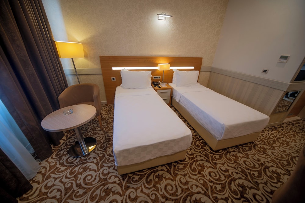 Grand Itimat Hotel 20/60