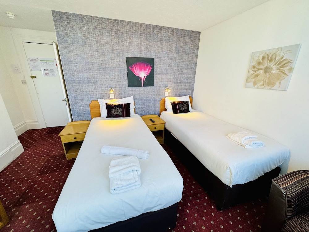 Carlton Court Hotel Eastbourne 13/49
