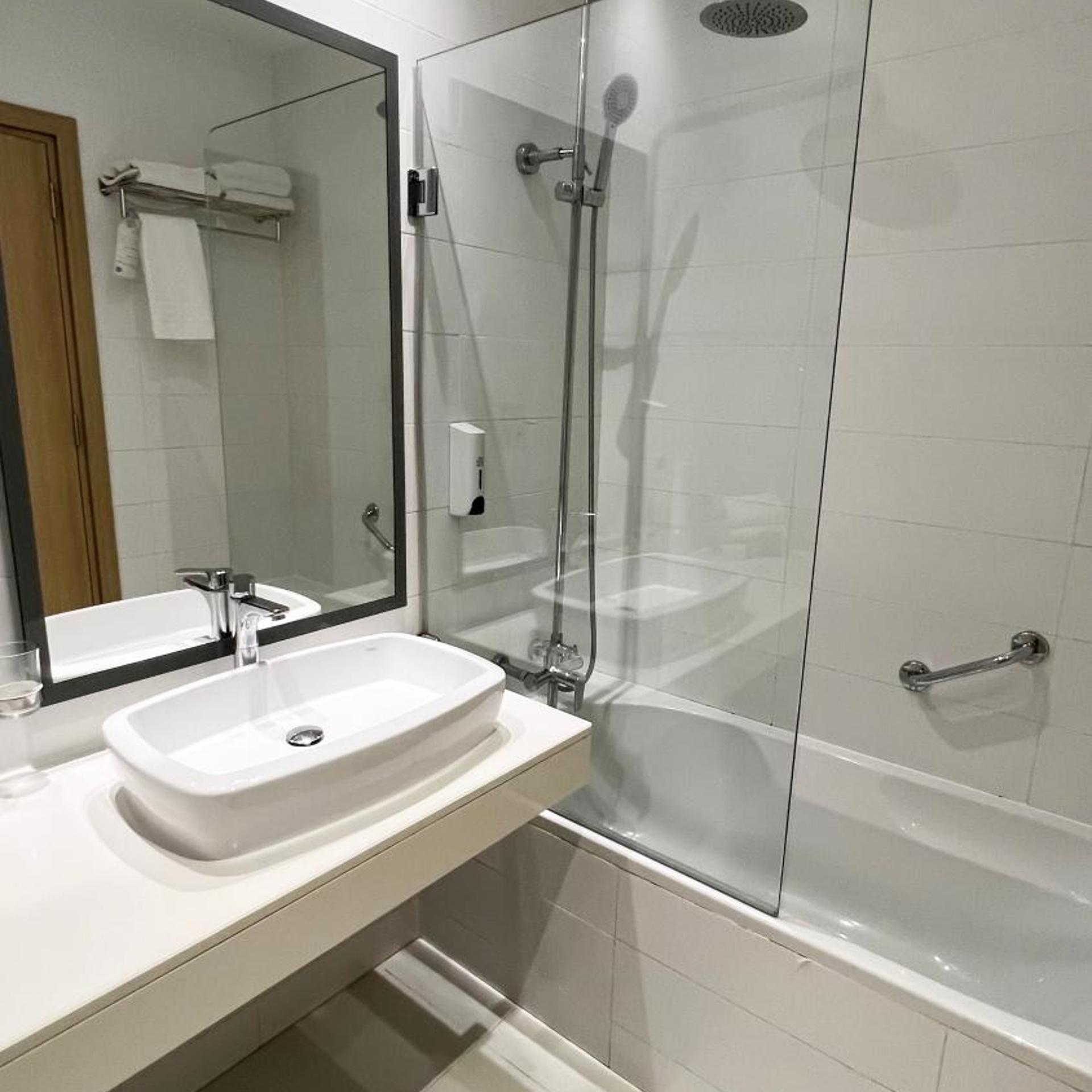 Economy, Double or Twin Bed, No Balcony، Vrissaki Beach Hotel 6/8