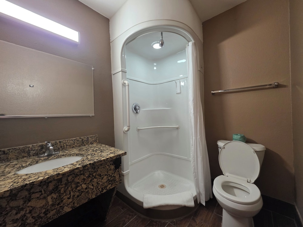 Econo Lodge Inn & Suites Yuma 42/47