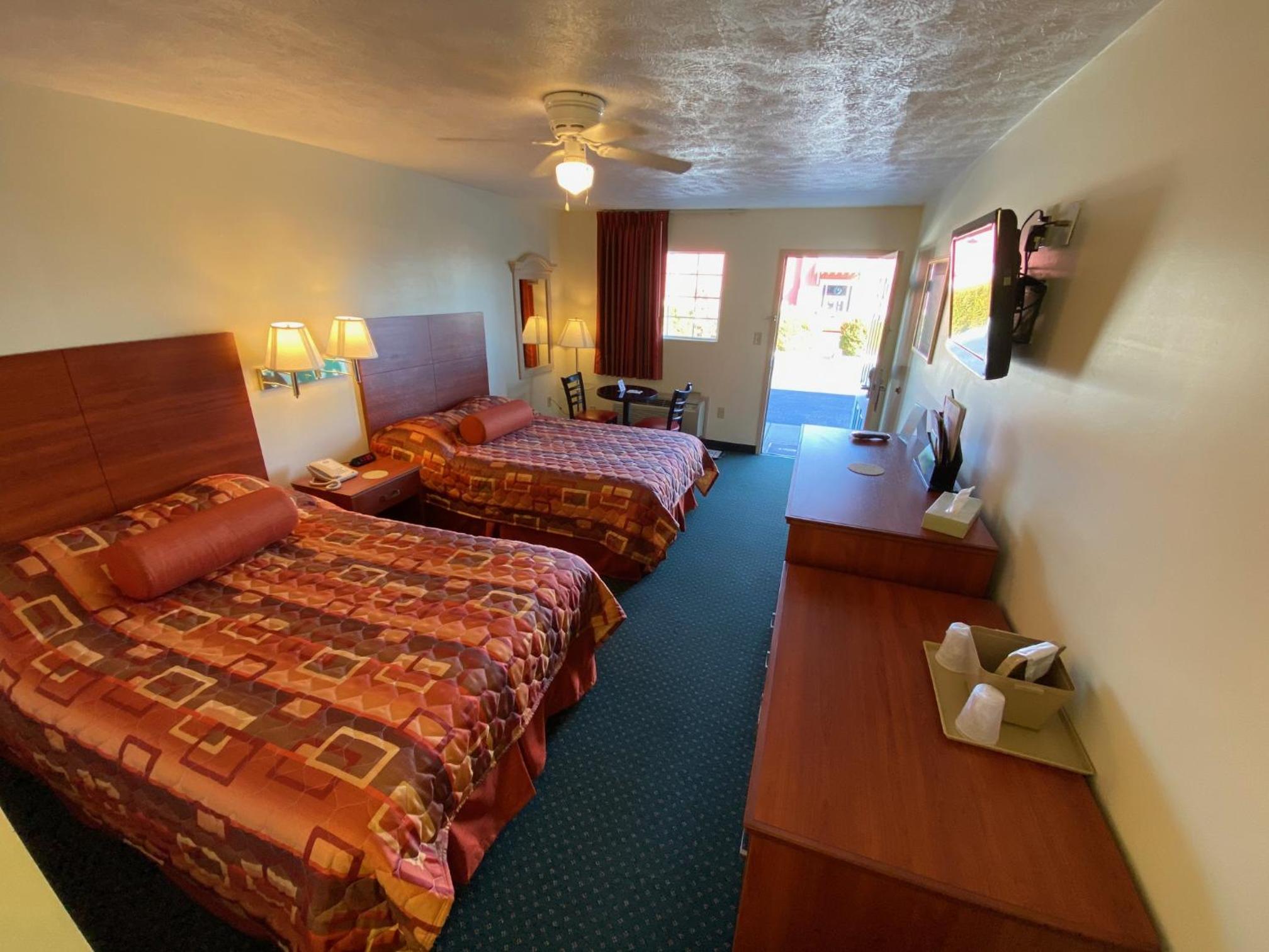 Deluxe, 2 Double Beds