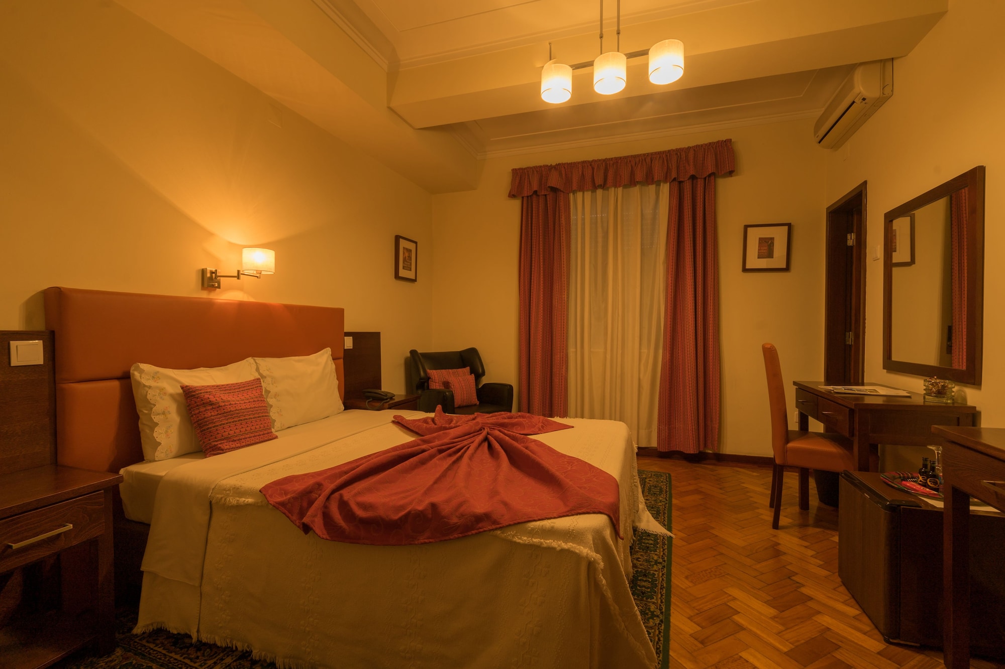 SUPERIOR, DOUBLE BED