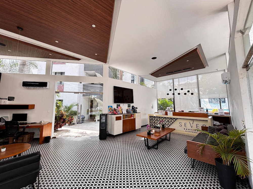 Seven Boutique Apartments 35/55