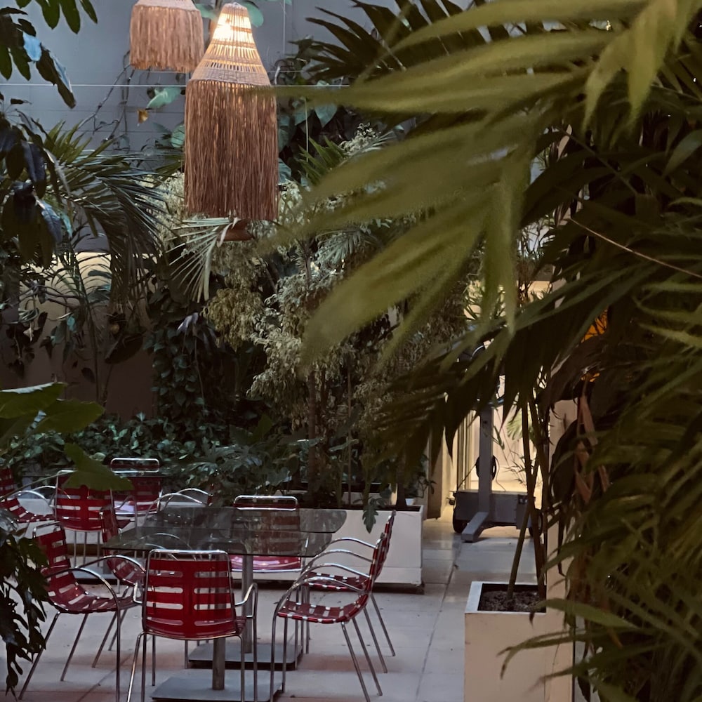 restaurant cafeteria