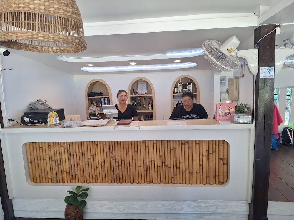 Pan Beach Bungalows 6/50