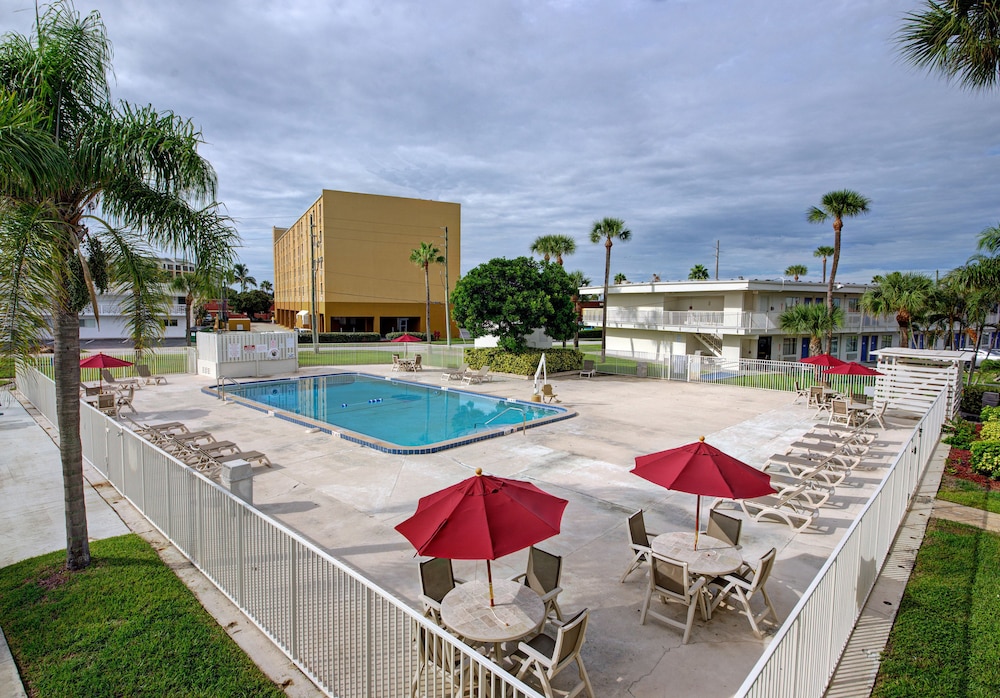 Motel6 Cocoa Beach, FL 8/61