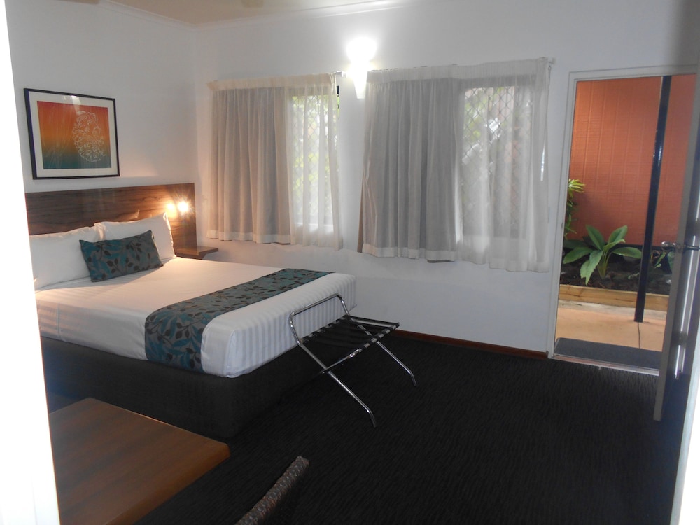 PALMS CITY RESORT 27/63