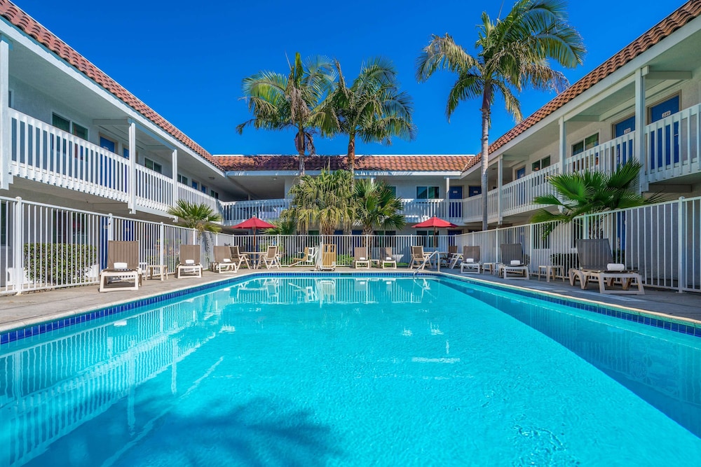 Motel6 Carpinteria CA  Santa Barbara South in CARPINTERIA - CA