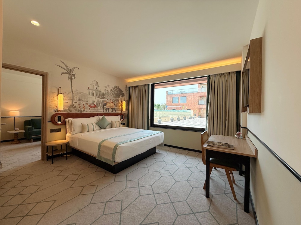 جناح بسرير فردي بإطلالة على المسبح بغرفة نوم واحدة، Holiday Inn Gurgaon NH8 2/3