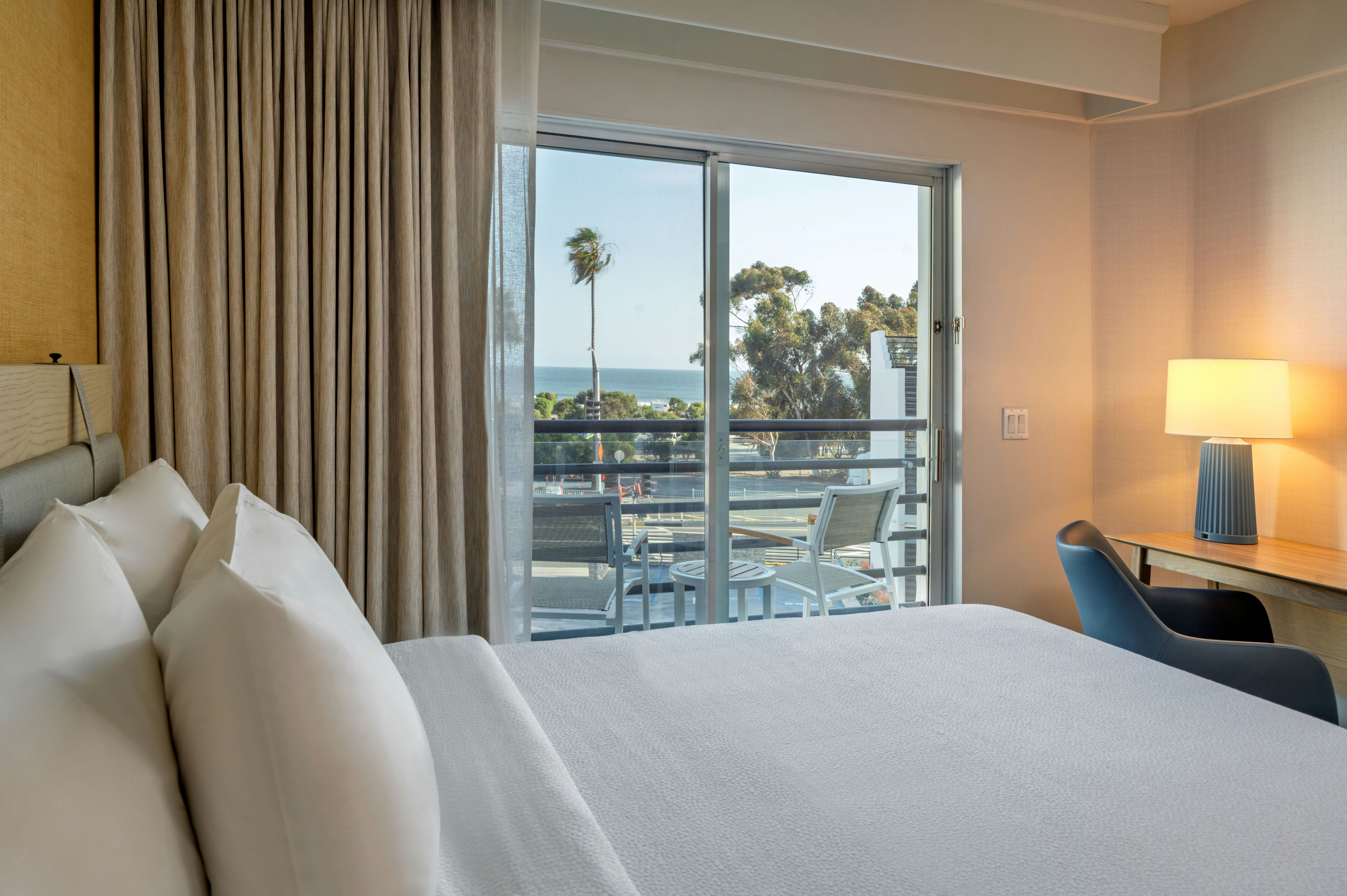 Suite, Surf Side, Accessible