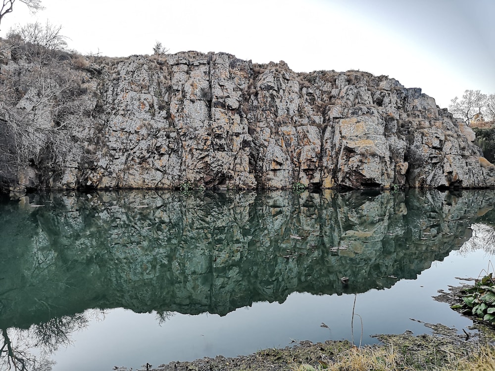 Hornbill Lodge and Legends Restaurant 11/15