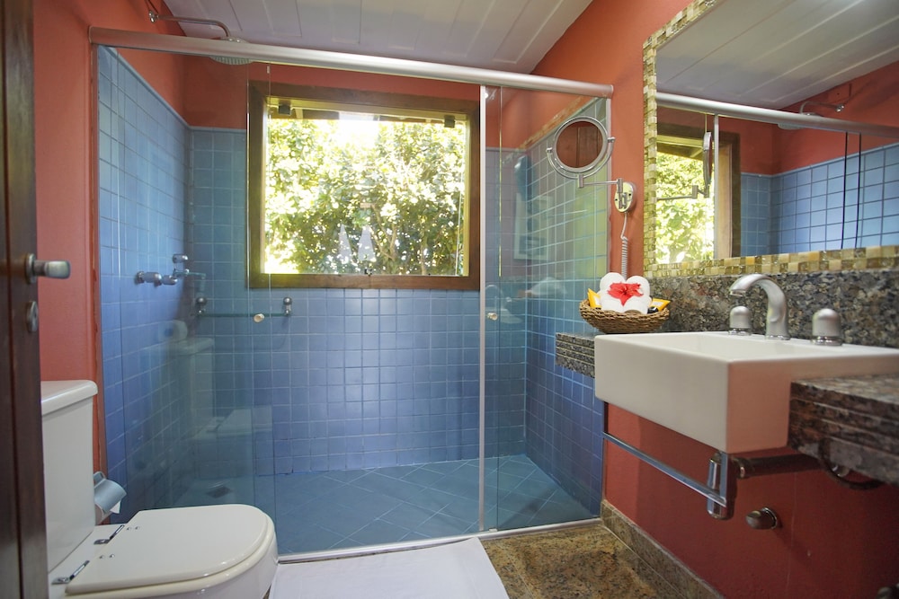 Cliffside Luxury Inn 47/48