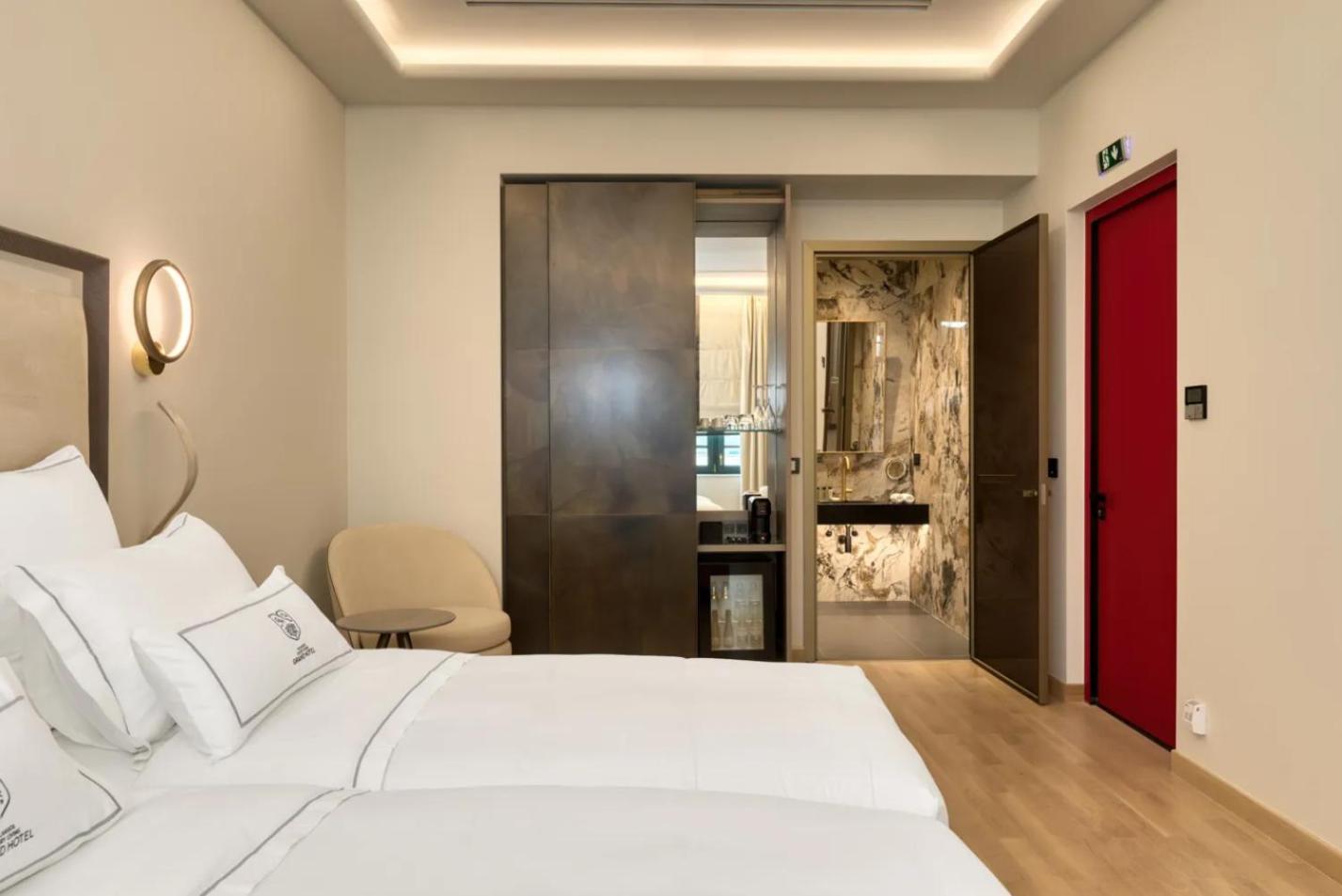 Junior Suite, Lateral Side Sea View, Accessible