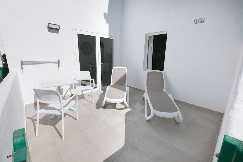 Celeste Apartments 45/55