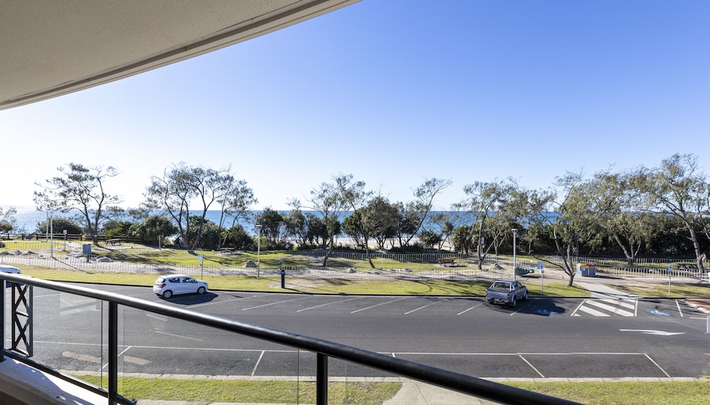 BAY ROYAL APARTMENTS 22/50