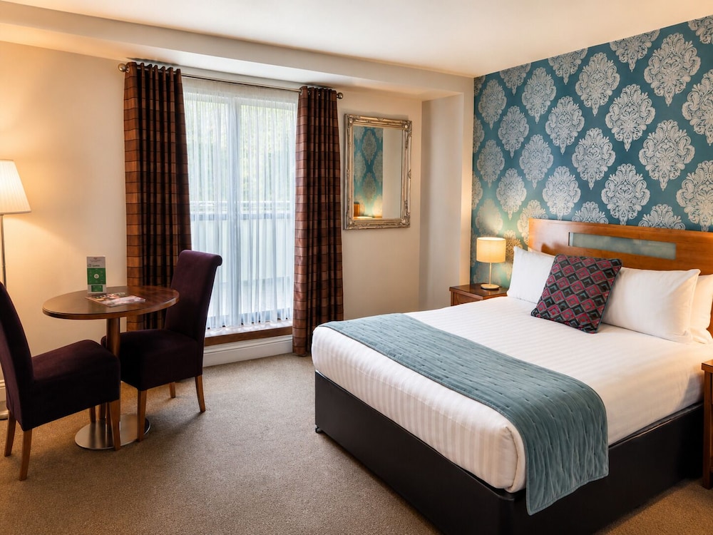 Raheen Woods Hotel 14/70