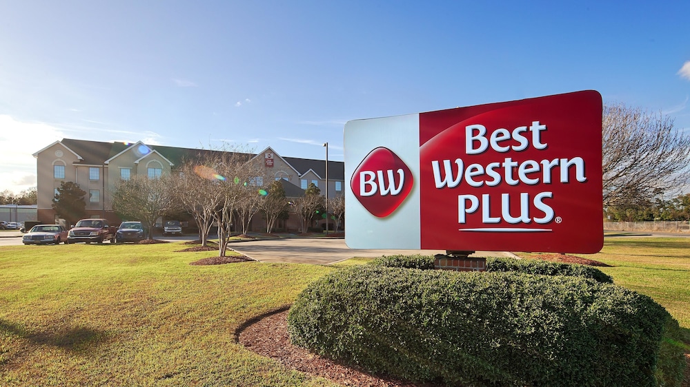 Best Western Plus Executive Hotel Suites 43/50