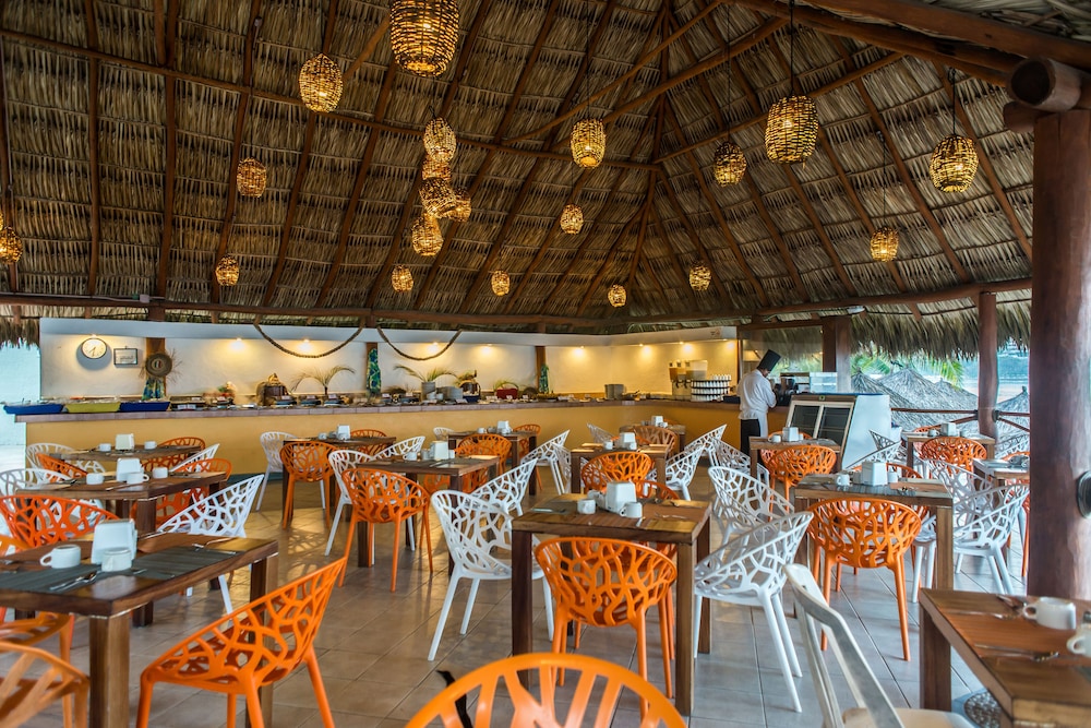 Fontan Ixtapa 33/50