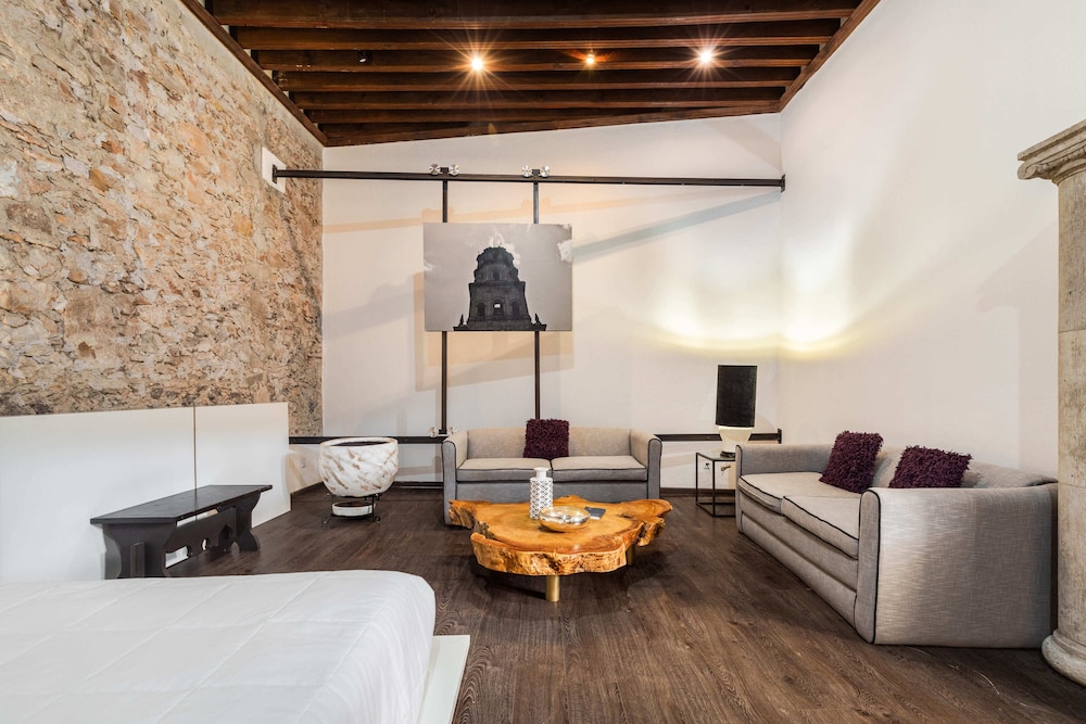 Meson de Santa Rosa Luxury Hotel 46/70