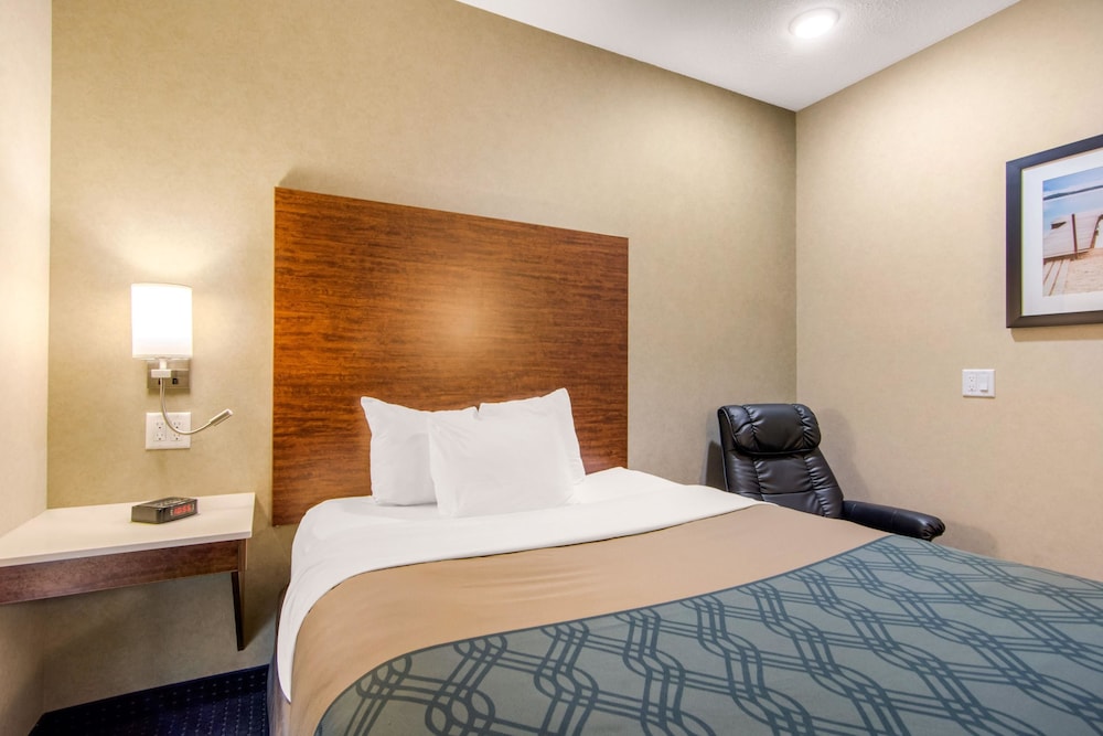 Econo Lodge Fox Creek, AB 13/28