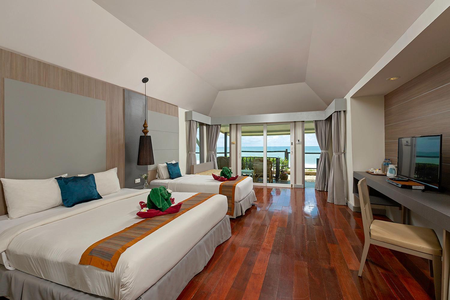 Bungalow, Beach Front