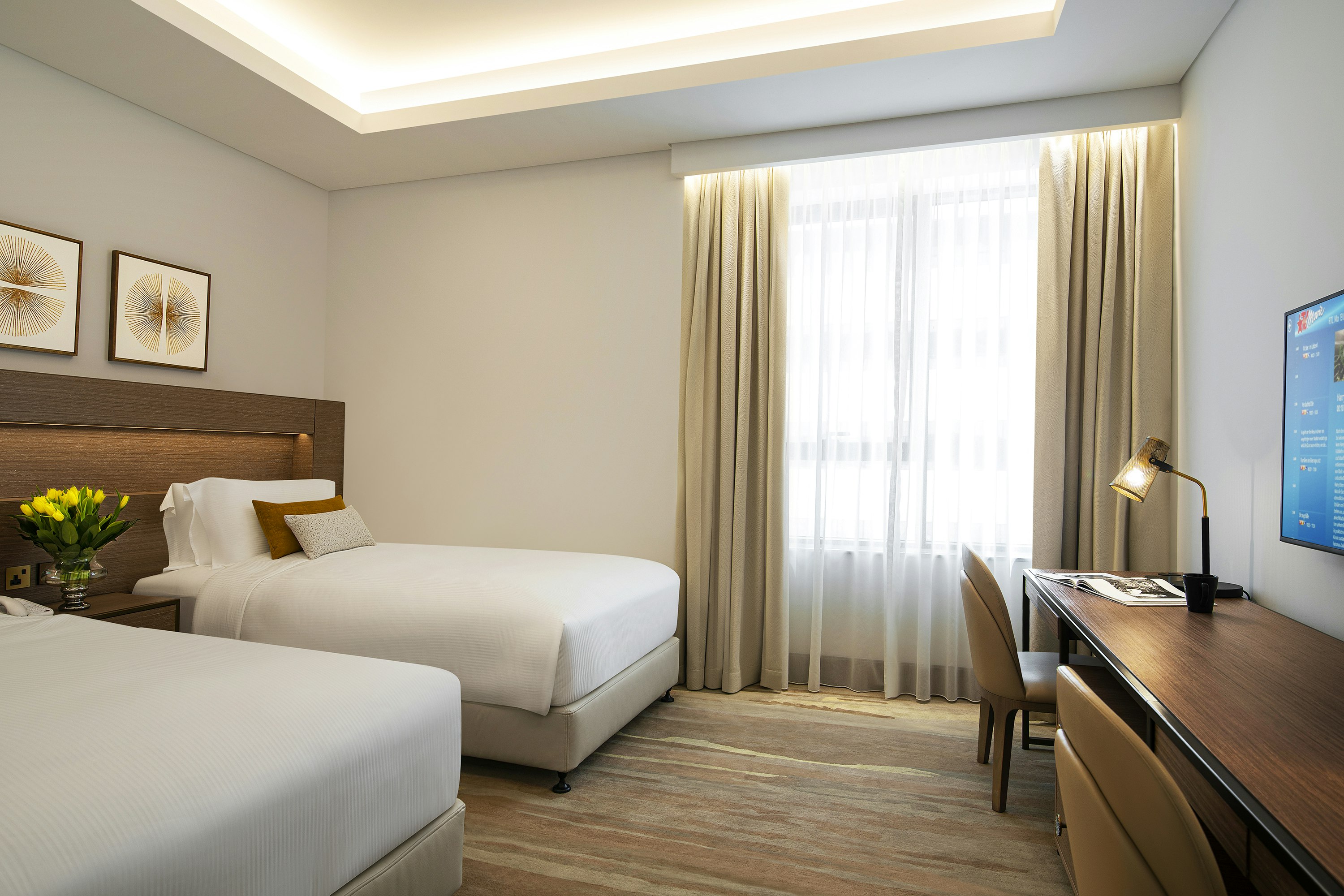 2 BEDROOMS, SUITE, POOL VIEW