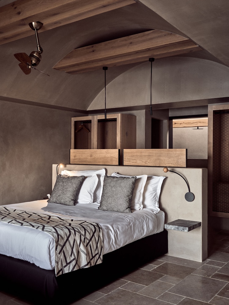 Acro Suites a Wellbeing Resort 8/50