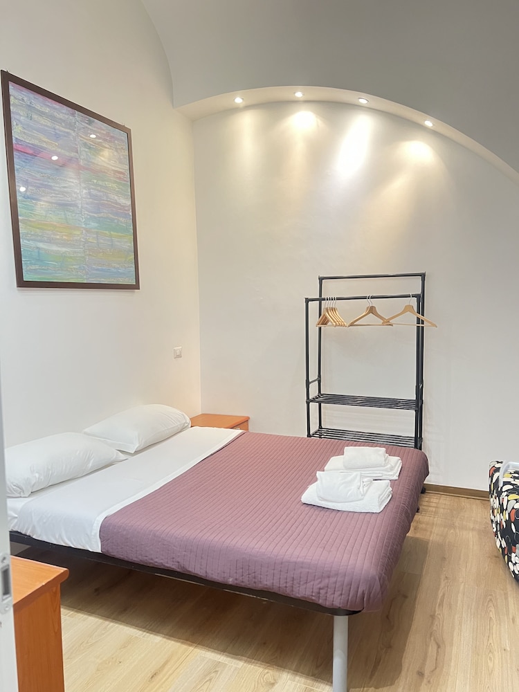 Meltin' Rome Guesthouse 13/40