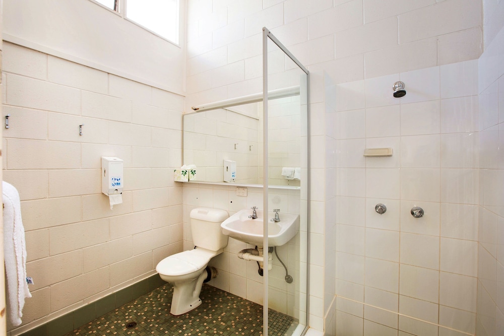 Sunnybank Hotel 30/30