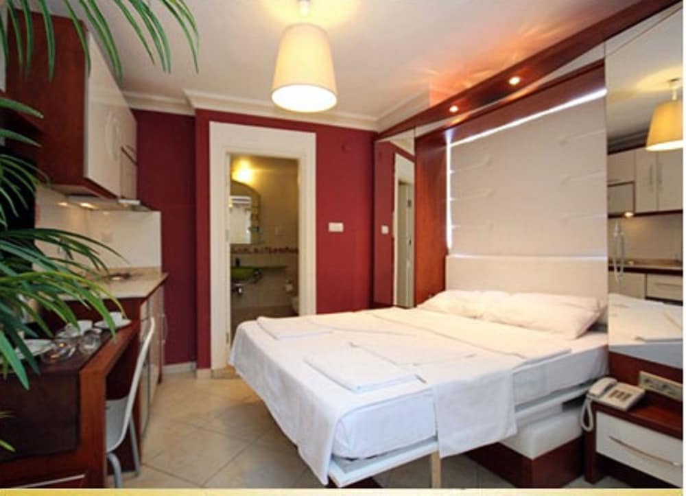 Seahorse Deluxe Hotel 39/66