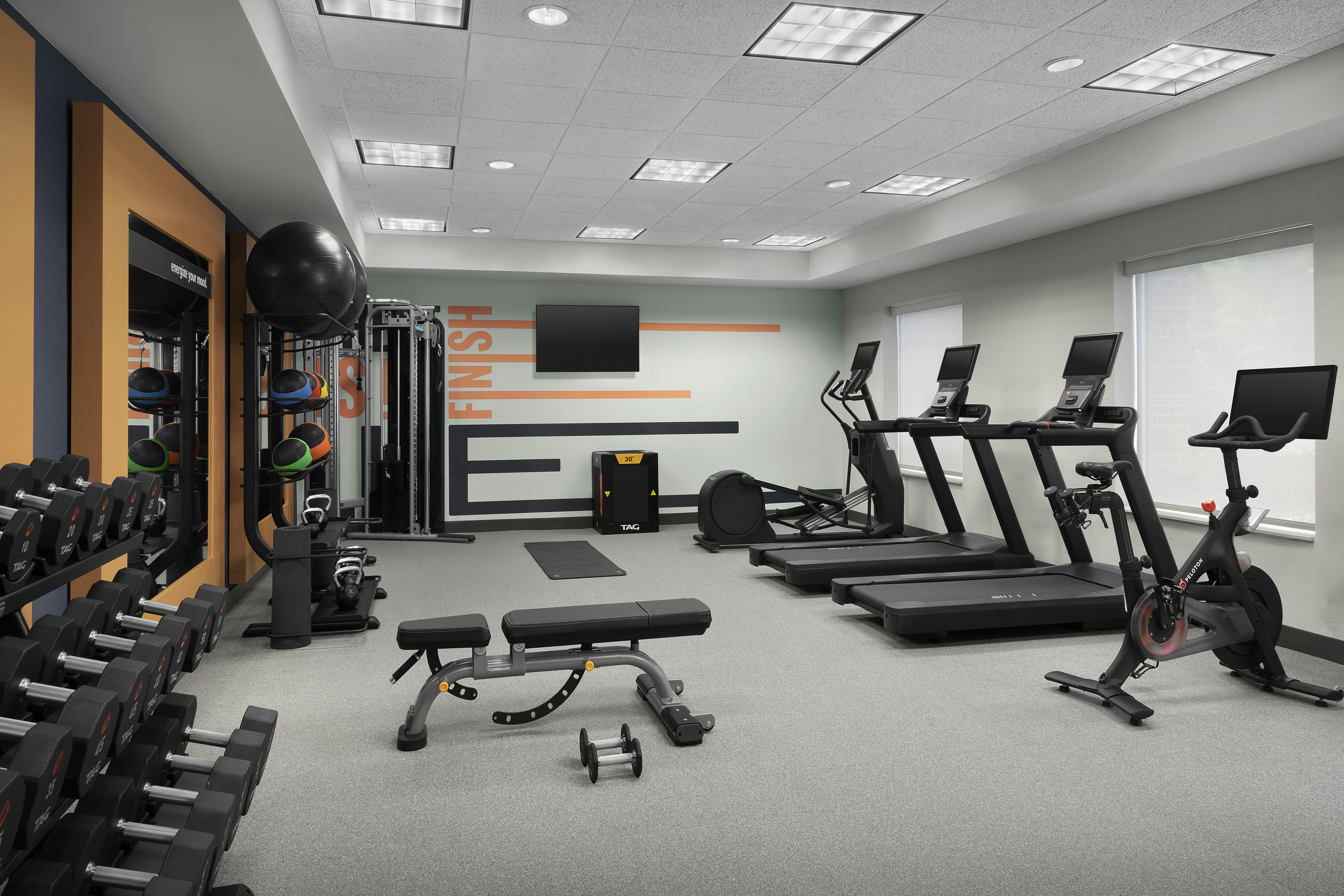 Hampton Inn & Suites Huntersville 25/37