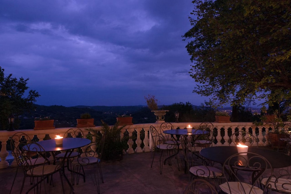 Hotel La Bellaudiere 23/37