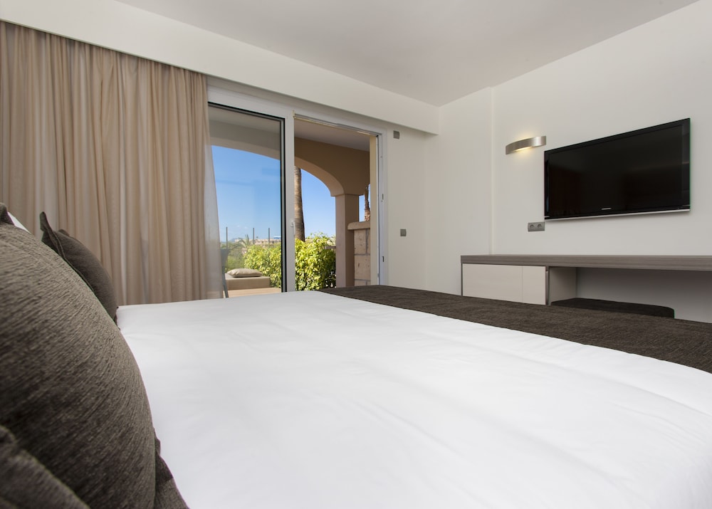 Insotel Cala Mandia Resort Spa 18/71