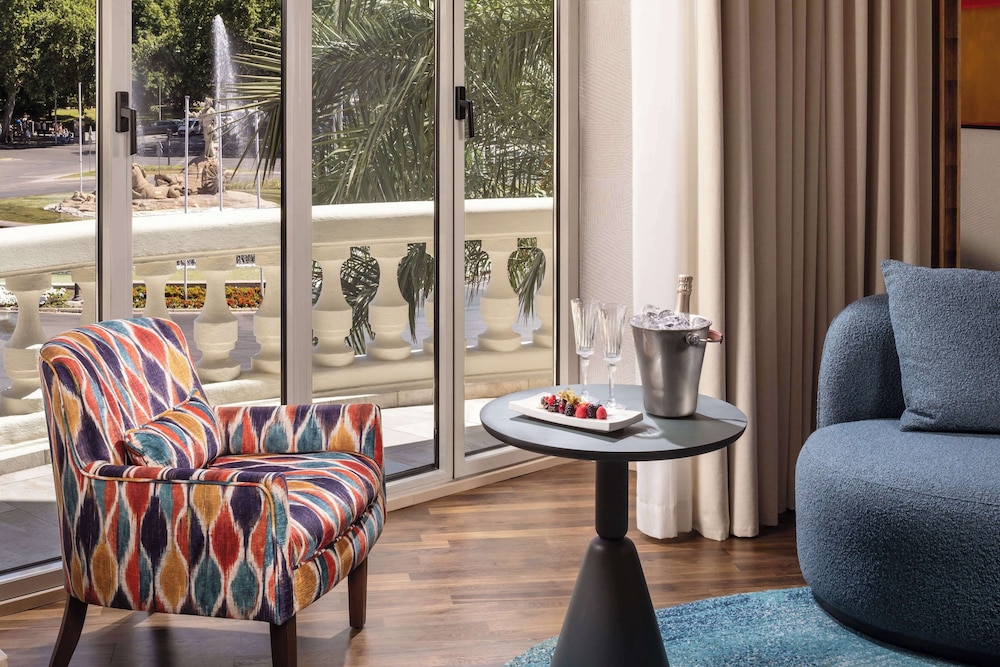 NH Collection Madrid Paseo del Prado 32/50
