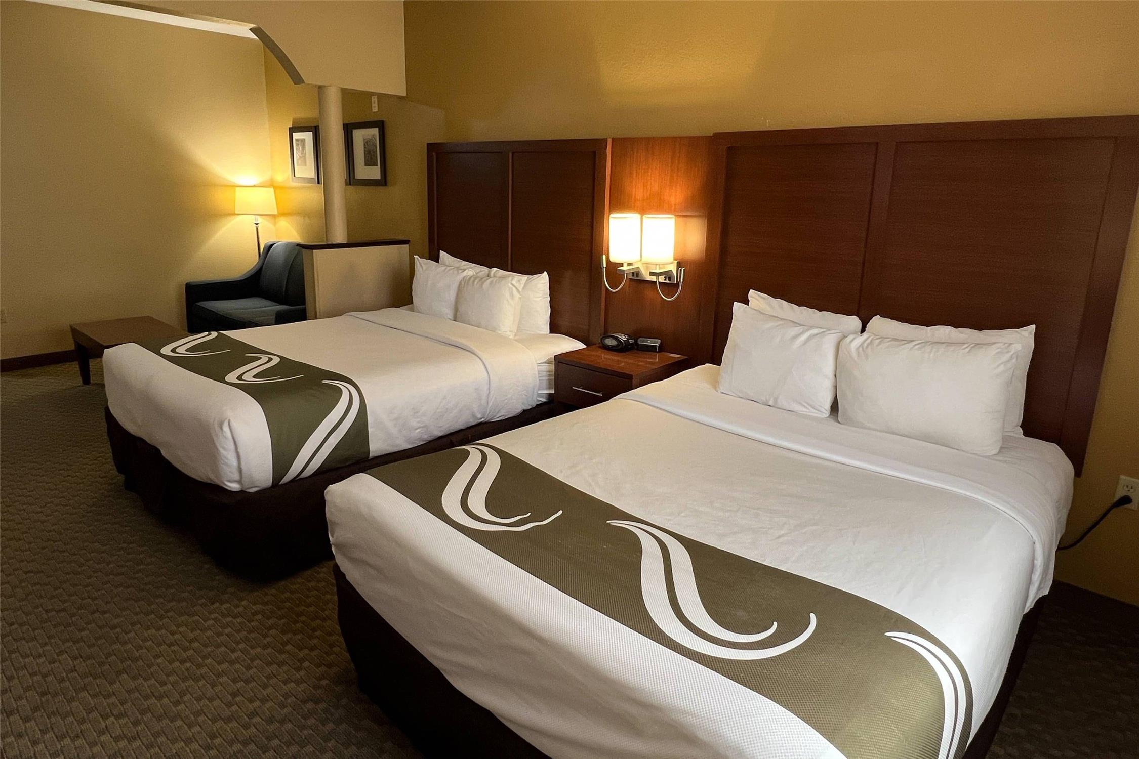 SUITE, 2 QUEEN BEDS