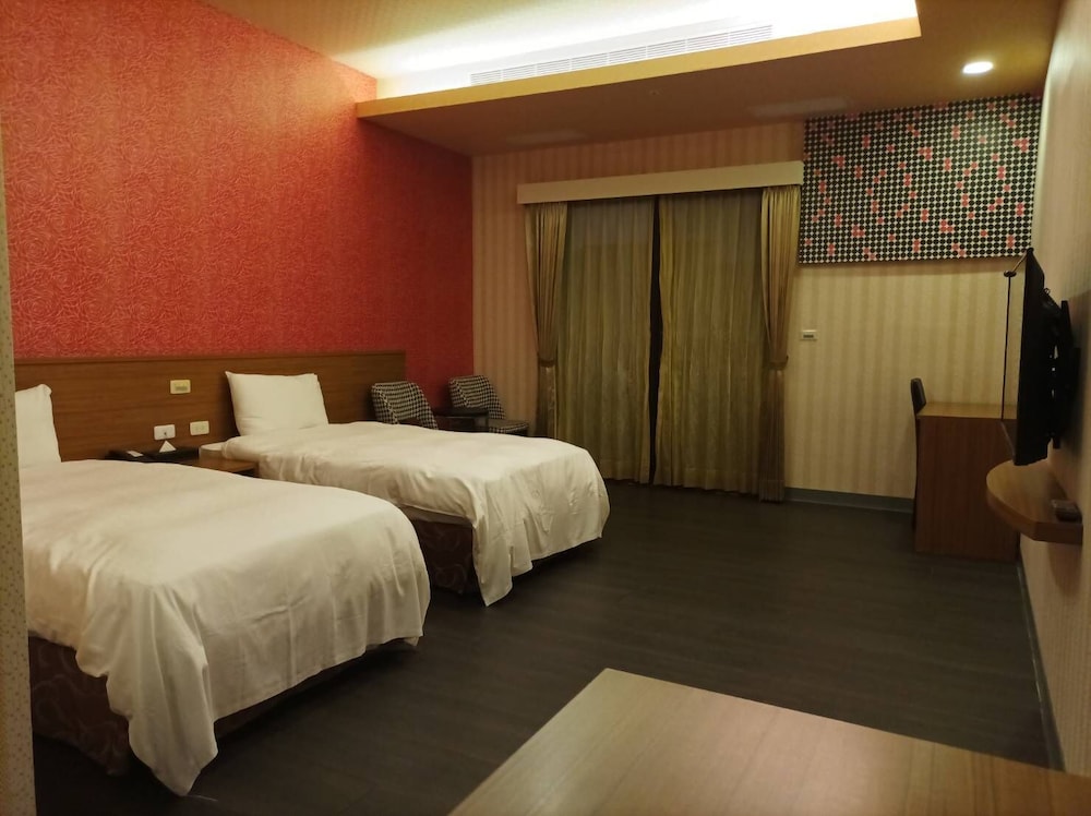 Crystal Hotel 10/35