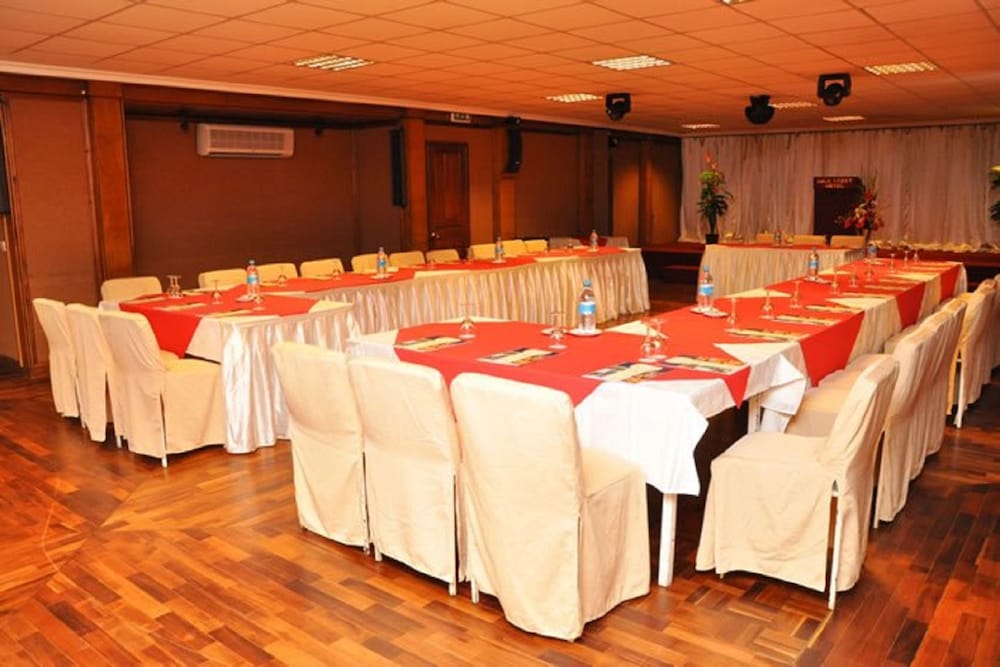 Gold Crest Hotel 67/71