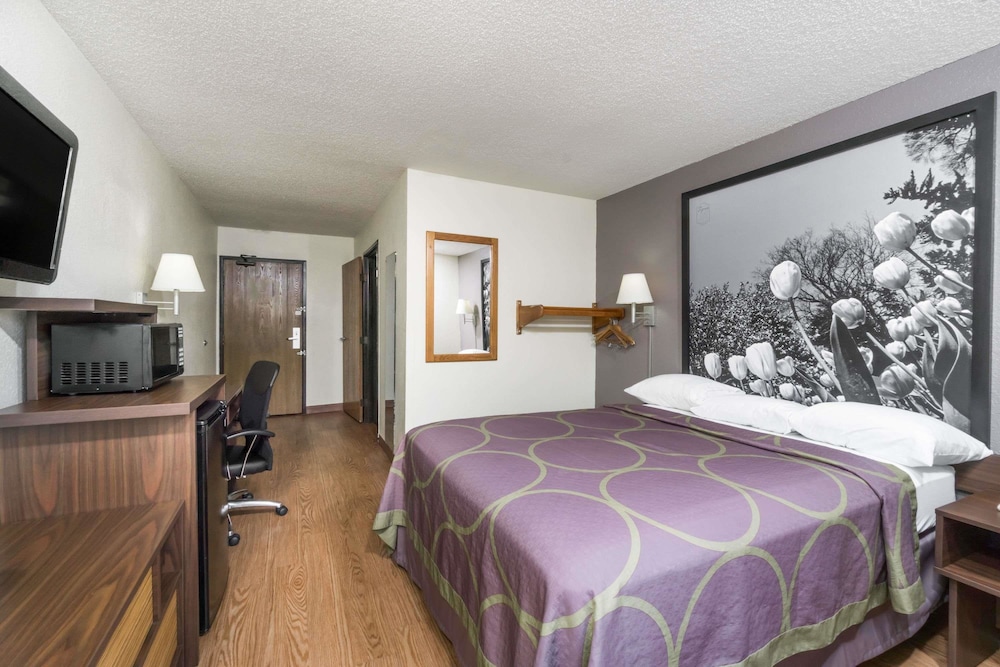 Super 8 by Wyndham Zanesville. 9/40